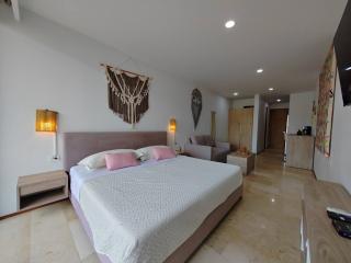 Playa Retreat with Pool, near 5th Avenue & beach - 8