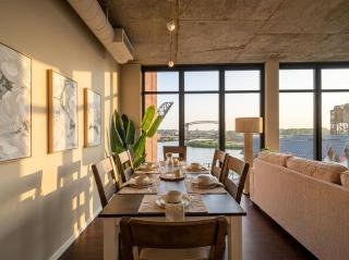 Lake Riverfront Balcony Garage Parking - 8