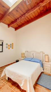Stunning home in Valle De Bravo with lake view - 2