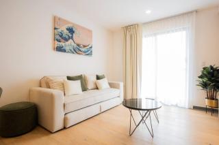 Luxury 2BR with Pool, Gym & Coworking - 9
