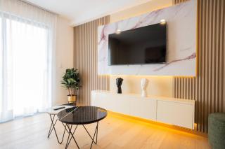 Luxury 2BR with Pool, Gym & Coworking - 8