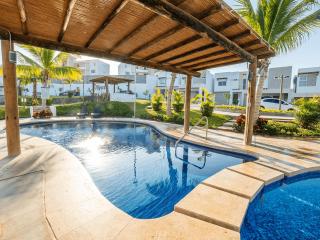 3 bedroom 3 bath, vacation home, gated community with ammenities - 6