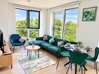 Deluxe 2BR Flat with Cinema, Gym, Parking & Games - 0