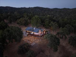 Yosemite Lookout Lodge w/ hot tub, firepits, game room, and more - Oakhurst - 2