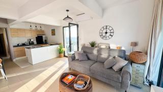 VILLA MAGIC - Ocean Views with Pool, Starlink WiFi, Cistern & Generator - 8
