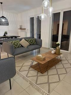 CASAvocado Newly Renovated 2BR Walk to Beach - 4