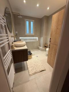 CASAvocado Newly Renovated 2BR Walk to Beach - 2