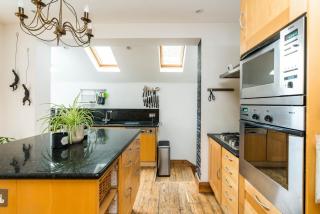 Stunning 4 Bedroom Home w/Garden in Fulham - 3