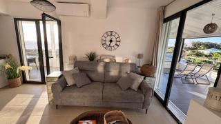 VILLA MAGIC - Ocean Views with Pool, Starlink WiFi, Cistern & Generator - 3