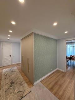 Premium 3BR Apartment 4u - Almaty - 5