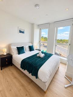 Deluxe 2BR Flat with Cinema, Gym, Parking & Games - 6
