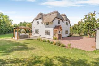 4 Bed in Radford oc-r33951 - Rous Lench - 0