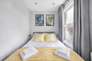Modern Comfort 4BR House for 8 Free Parking For 2 - 6