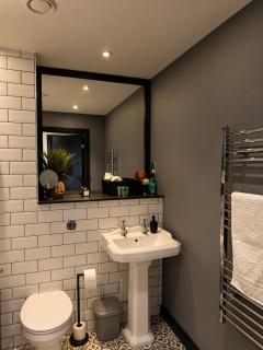 City Centre Apartment, Exposed Brick & Darts - 5