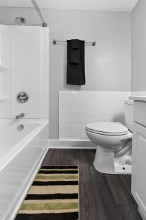 Modern Retreat with Everyday Comfort - 3