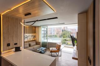 21st Floor Luxury Suite With Private Jacuzzi & Skyline View - 5