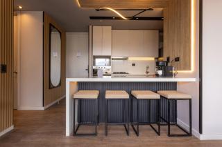 21st Floor Luxury Suite With Private Jacuzzi & Skyline View - 1