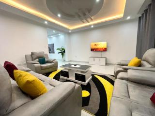 Xellent Suites- Muju Villa Naivasha - 1