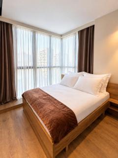 Brand New Cozy & Chic Löwe Central Apartments - 3