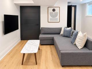 Chic Parkdale 1BR near Queen West - 0