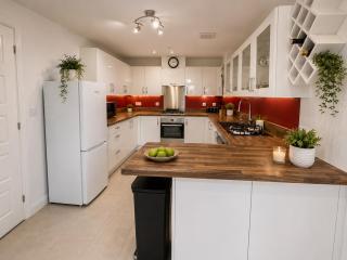 The Burroughs, 4 bed, 3 bath, Parking, Station, City Centre - 9