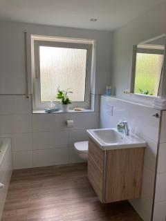 Kissinger Raum, frisch renovierte 3- Zimmerwohnung - 6
