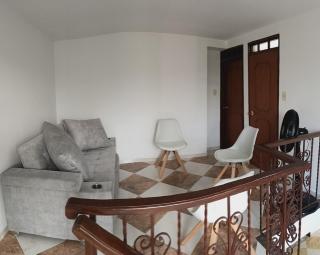 Beautiful house with garage in Buga - 7