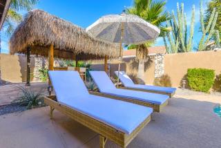 Boho 4BR Retreat Heated Pool Spa Tiki Bar - 7