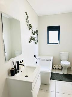 Crystal Lagoon Luxury Escape - 3