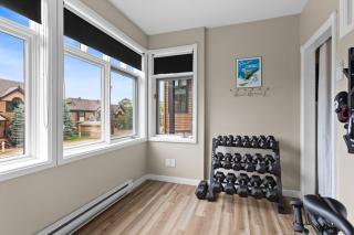 4 Storey Ski Inout Mountain Home In Tremblant - 1