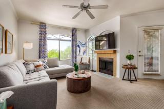 Resort-style 1BR Walkable Putting Green Pool - 9