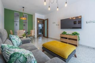 Central Oasis Near Beach Private Yard Free WiFi - 0