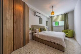 Central Oasis Near Beach Private Yard Free WiFi - 8