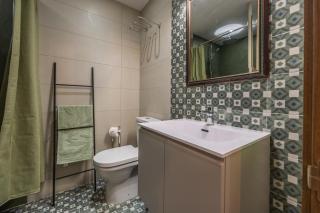 Central Oasis Near Beach Private Yard Free WiFi - 7