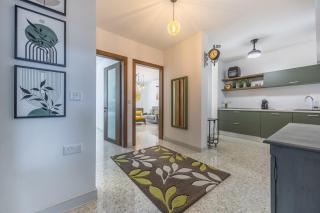 Central Oasis Near Beach Private Yard Free WiFi - 4