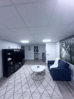 Private Luxury Suite- 2 bedroom sleeps 6 - 8