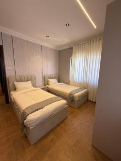 Modern 2BR Apartment - 4