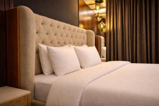 Gold crest mall residence - Luxury Apartments by Alvis Suite - DHA Phase 4 - 2