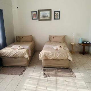 Bantu Guesthouse - Bar & Grill - 7
