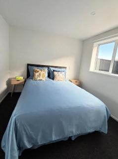 Stylish 2 bedroom Townhome in CBD - 8