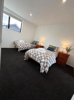 Stylish 2 bedroom Townhome in CBD - 9