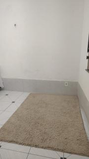 Casa bem localizada com 2 quartos - 9