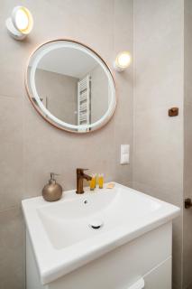Kasprzaka Cozy City Apartment by BookingHost - 9