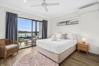 Currimundi Lake House - 1