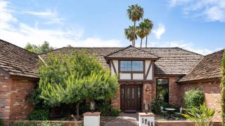 Olive Wood House Large Yard Pool & Hot Tub - 5