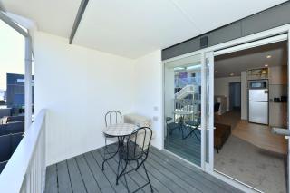 Modern 1 Bedroom Apartment with Private Balcony - 2