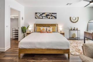 Escape To Poolside Bohemian Desert King Bed Studio - 6