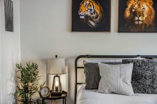 Escape To The Lion's Den 1BR King Bed Suite - 0