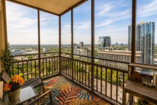 Modern High-Floor condo at Heart of Downtown & Skyline Balcony - 8