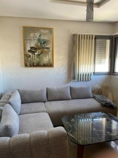 Spacious Luxury Apartment - 8